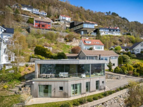 Amazing View - 5 bedrooms - new house - modern and exclusive